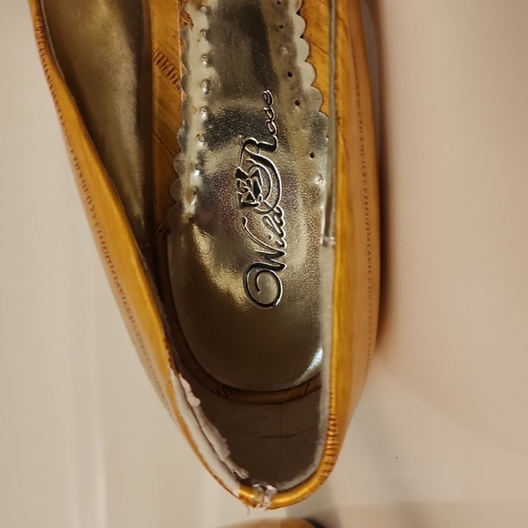 Peek a Boo Heels - Picture 2 of 4